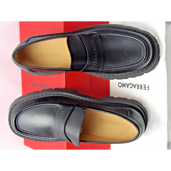 NIB FERRAGAMO BLACK LEATHER FERGAL LUG SOLE LOGO LOAFERS 12 D ITALY main image 5